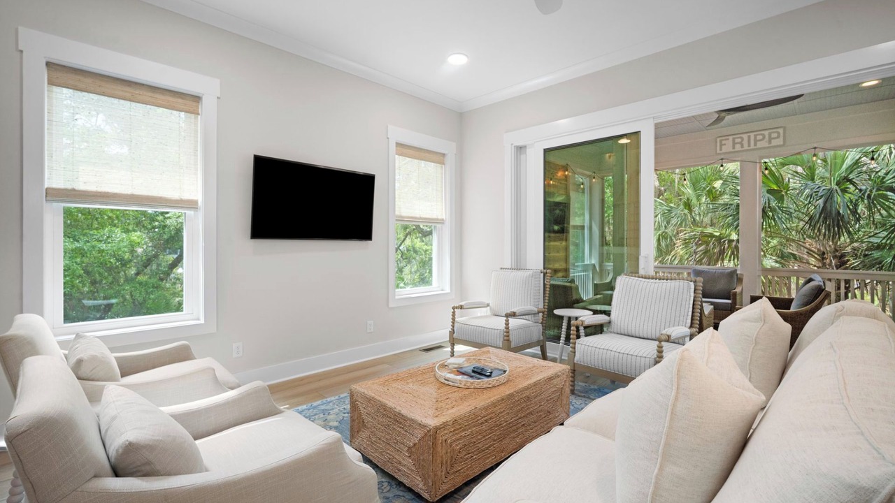 Photo of Livingroom in Deer Lake