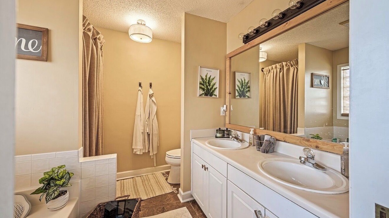 Photo of Bathroom in Gracewood