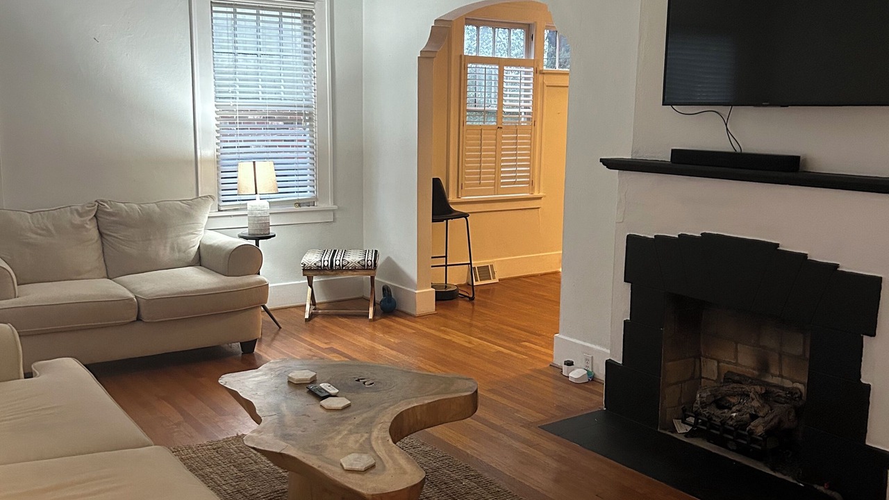 Photo of Livingroom in Midtown