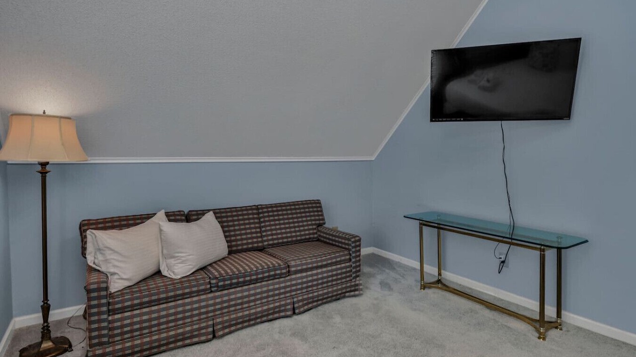 Photo of Livingroom in Newberry Shores