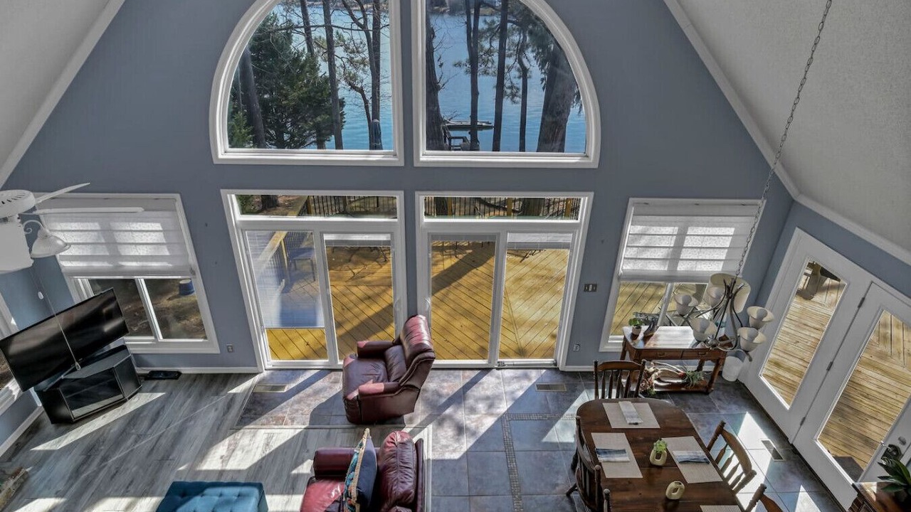 Photo of Livingroom in Newberry Shores