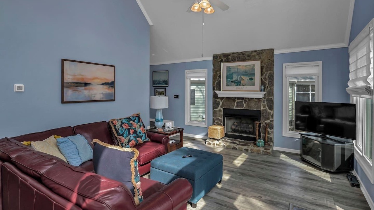Photo of Livingroom in Newberry Shores