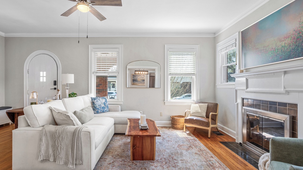 Photo of Livingroom in Chatham Crescent