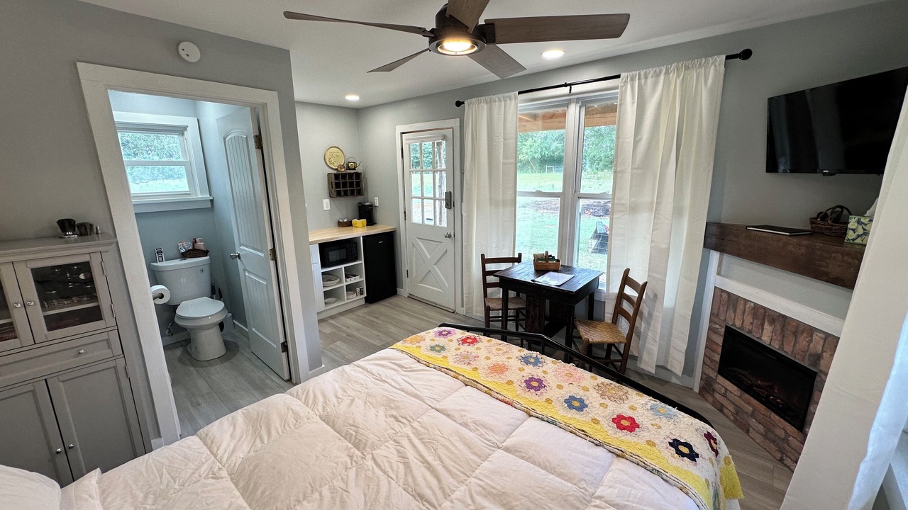 Photo of Bedroom in Abbeville County
