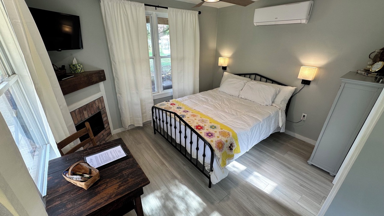 Photo of Bedroom in Abbeville County