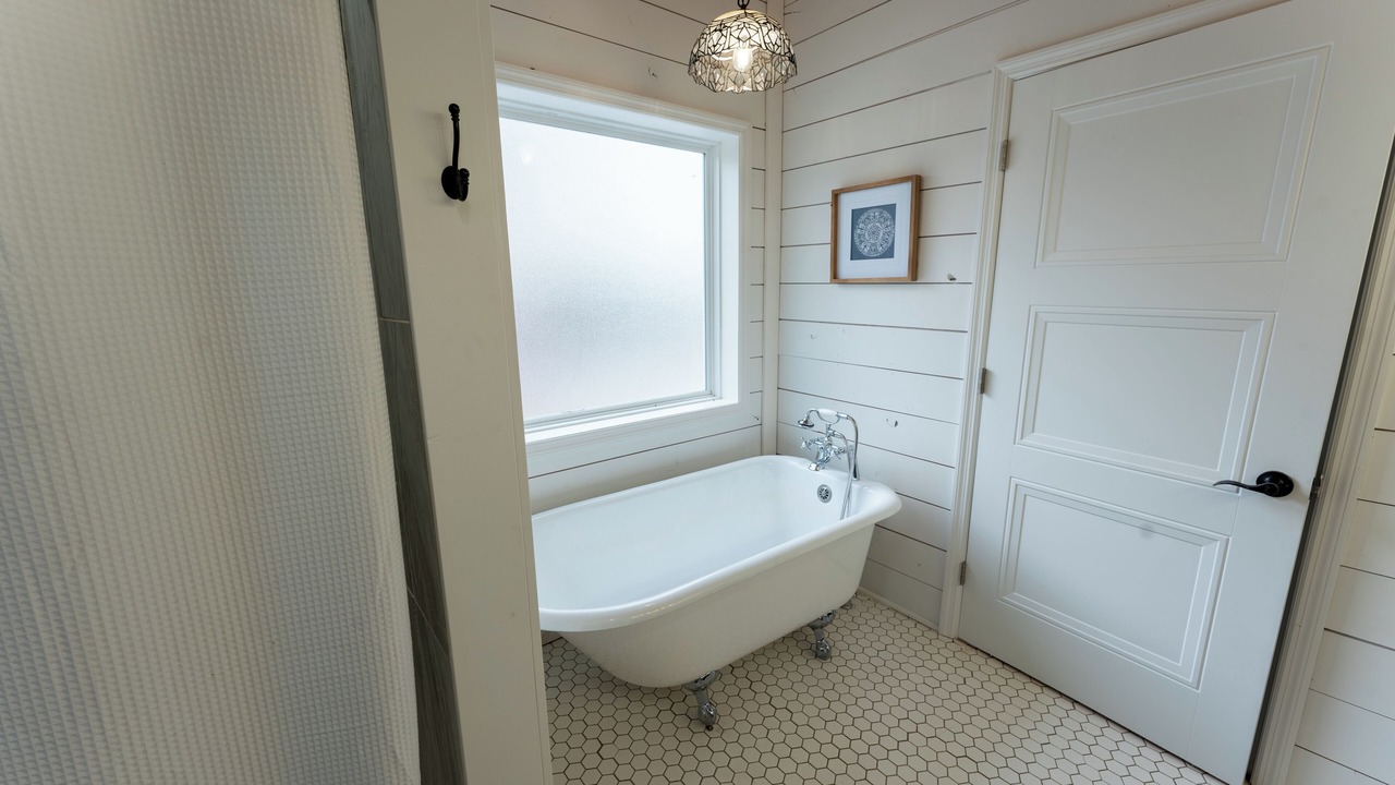 Photo of Bathroom in Appling