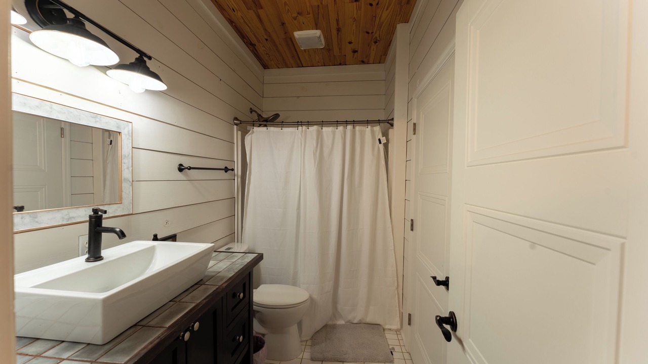 Photo of Bathroom in Appling