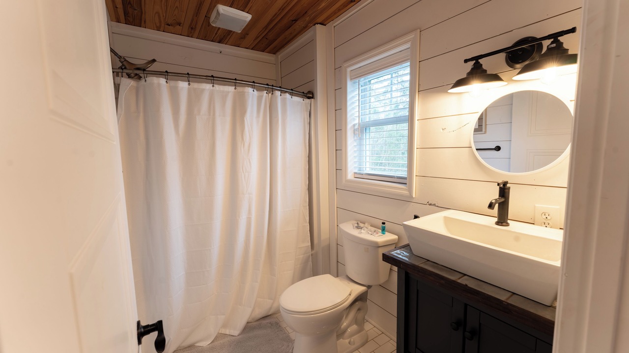 Photo of Bathroom in Appling