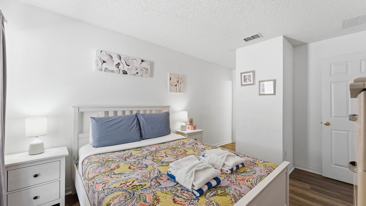 Photo of Bedroom in Seasons