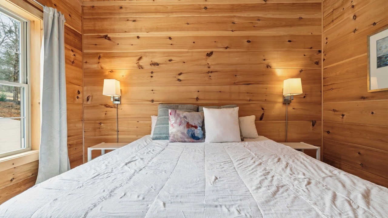 Photo of Bedroom in Seneca