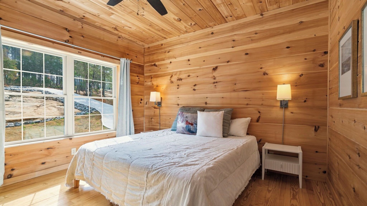 Photo of Bedroom in Seneca