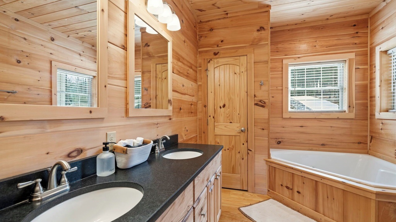 Photo of Bathroom in Seneca