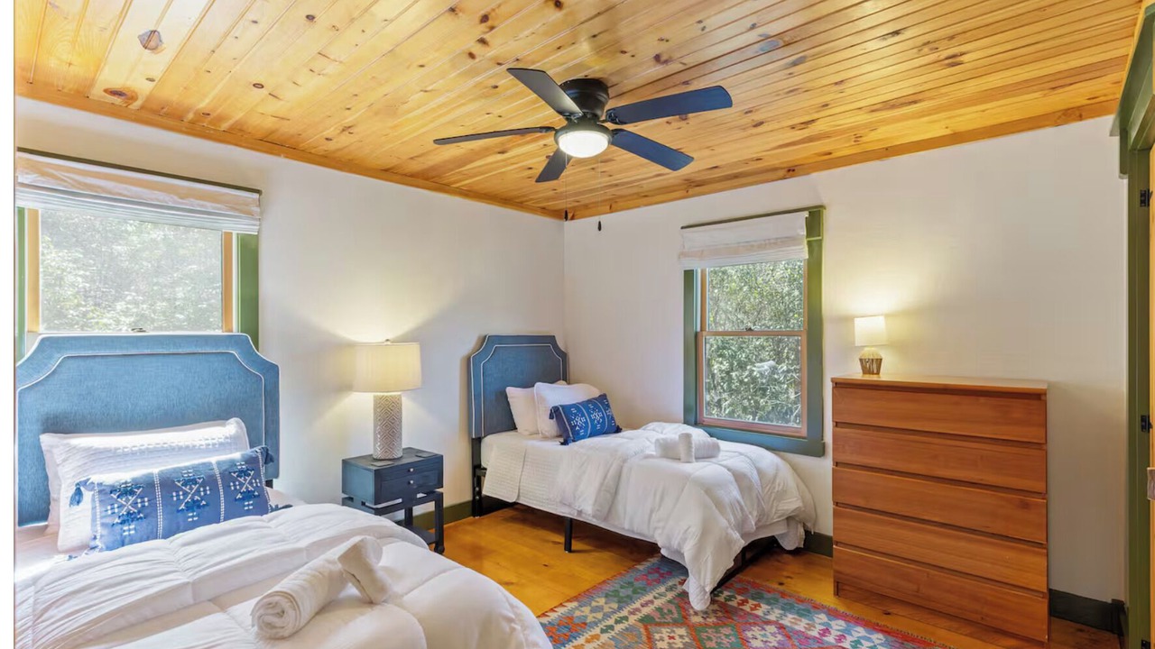 Photo of Bedroom in Glenville