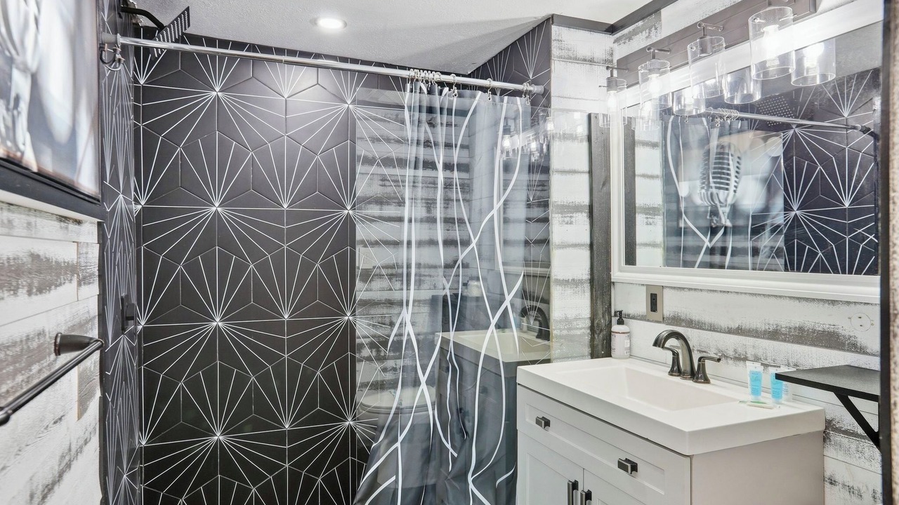 Photo of Bathroom in Fairview Shores