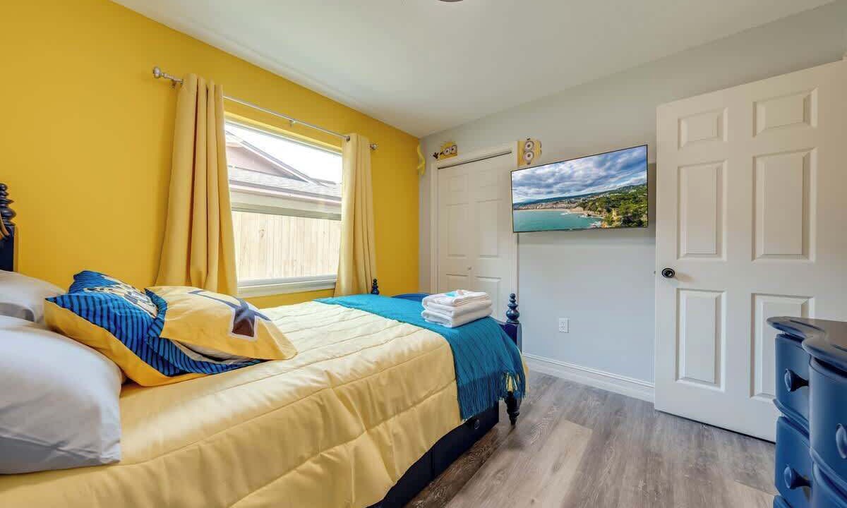 Photo of Bedroom in Oak Ridge