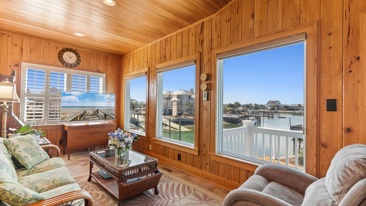 Photo of Livingroom in Inlet Harbour