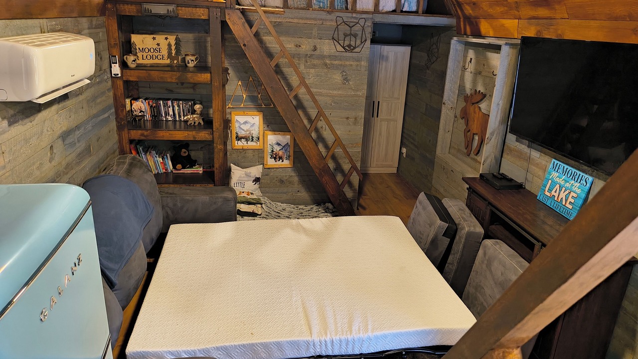 Photo of Bedroom in Townville