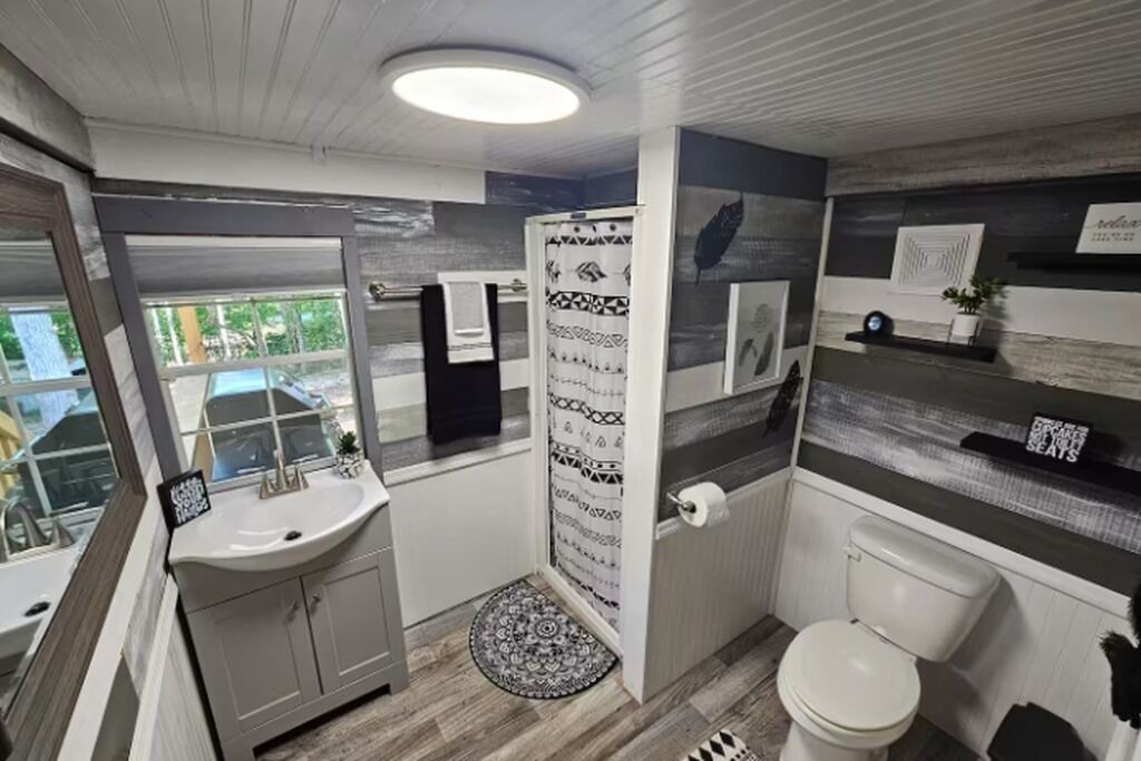 Photo of Bathroom in Townville