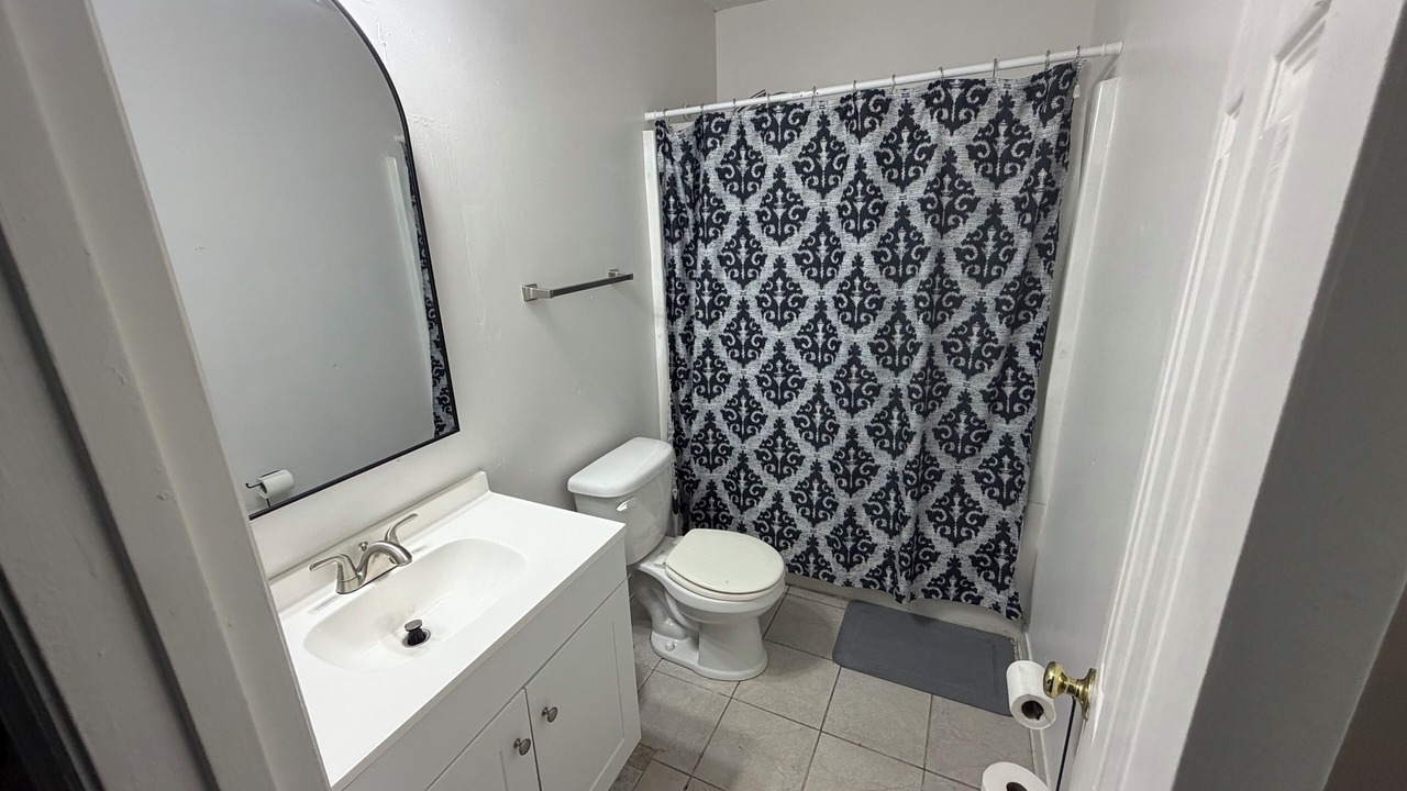 Photo of Bathroom in Huntcliff