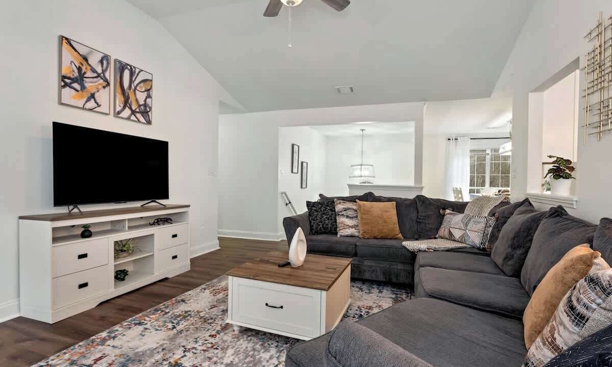 Photo of Livingroom in Hoschton
