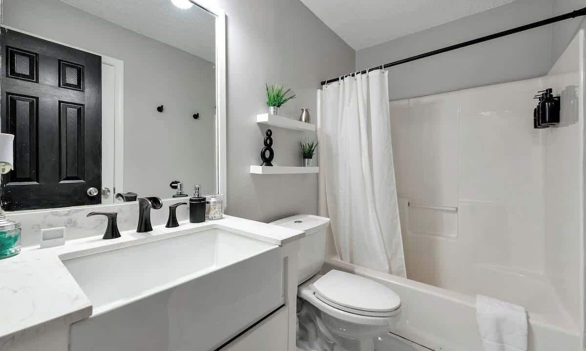 Photo of Bathroom in Hoschton