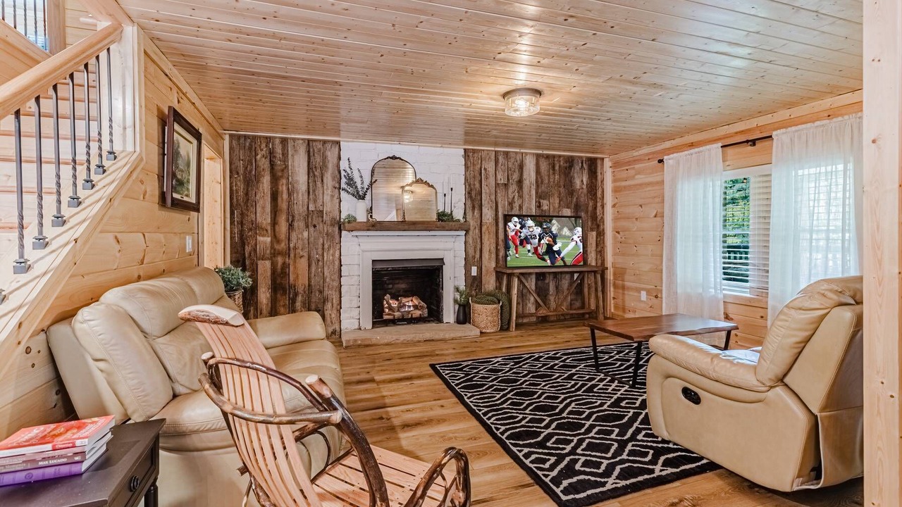 Photo of Livingroom in Whittier