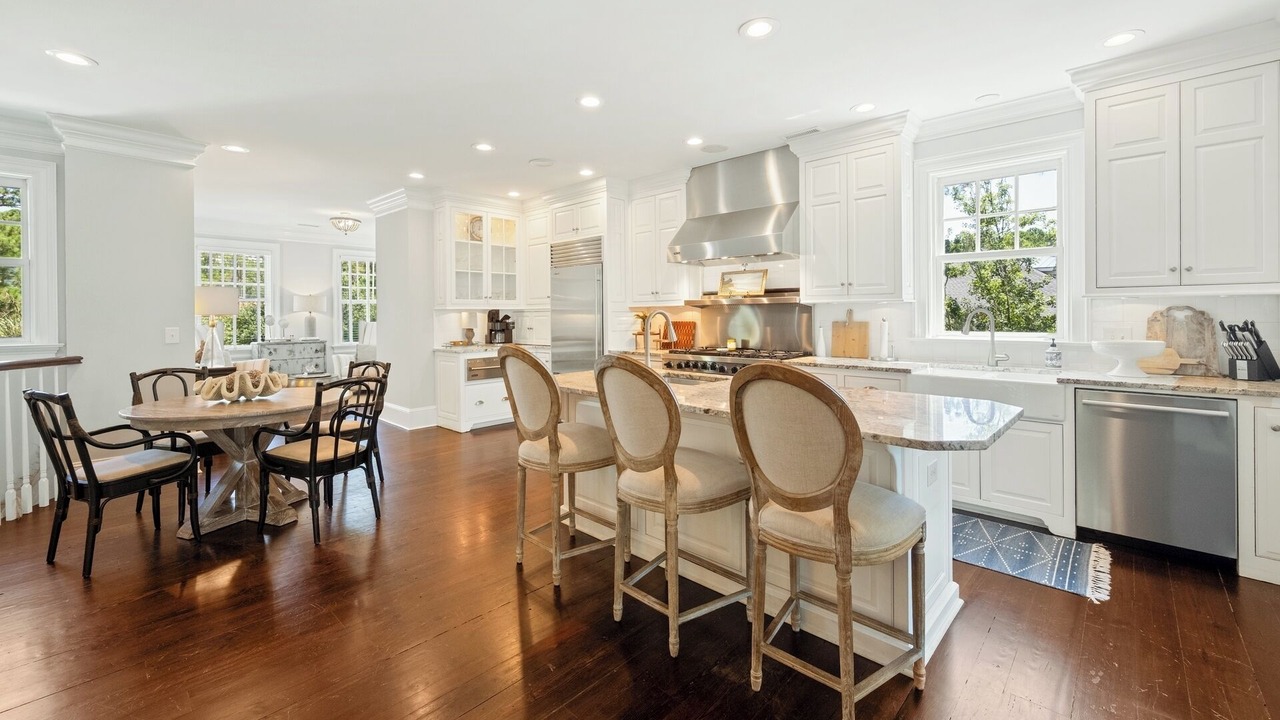 Photo of Kitchen in Debordieu Colony