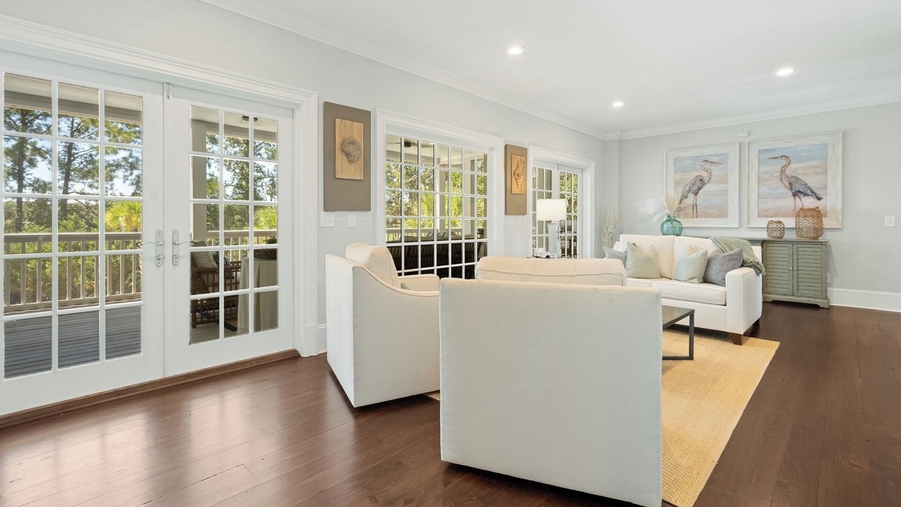 Photo of Livingroom in Debordieu Colony
