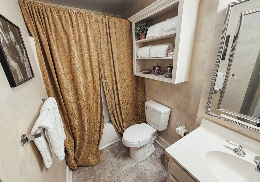 Photo of Bathroom in Abbeville
