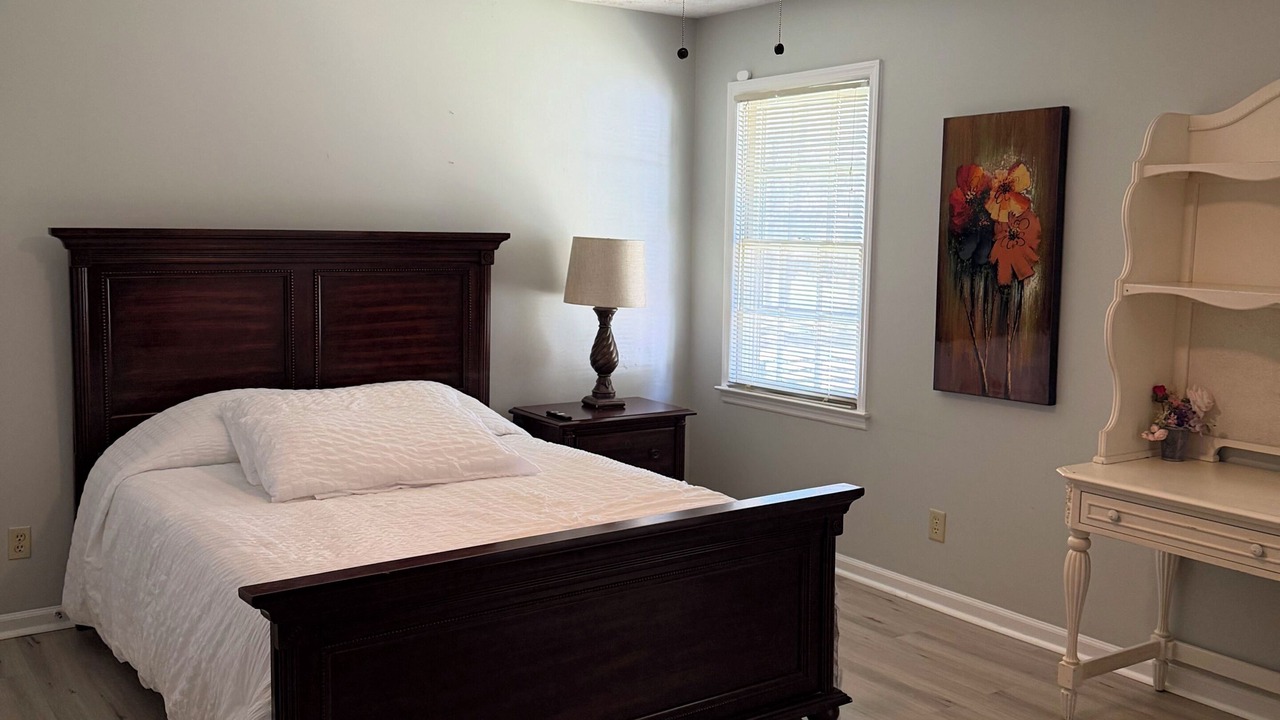 Photo of Bedroom in Dacula