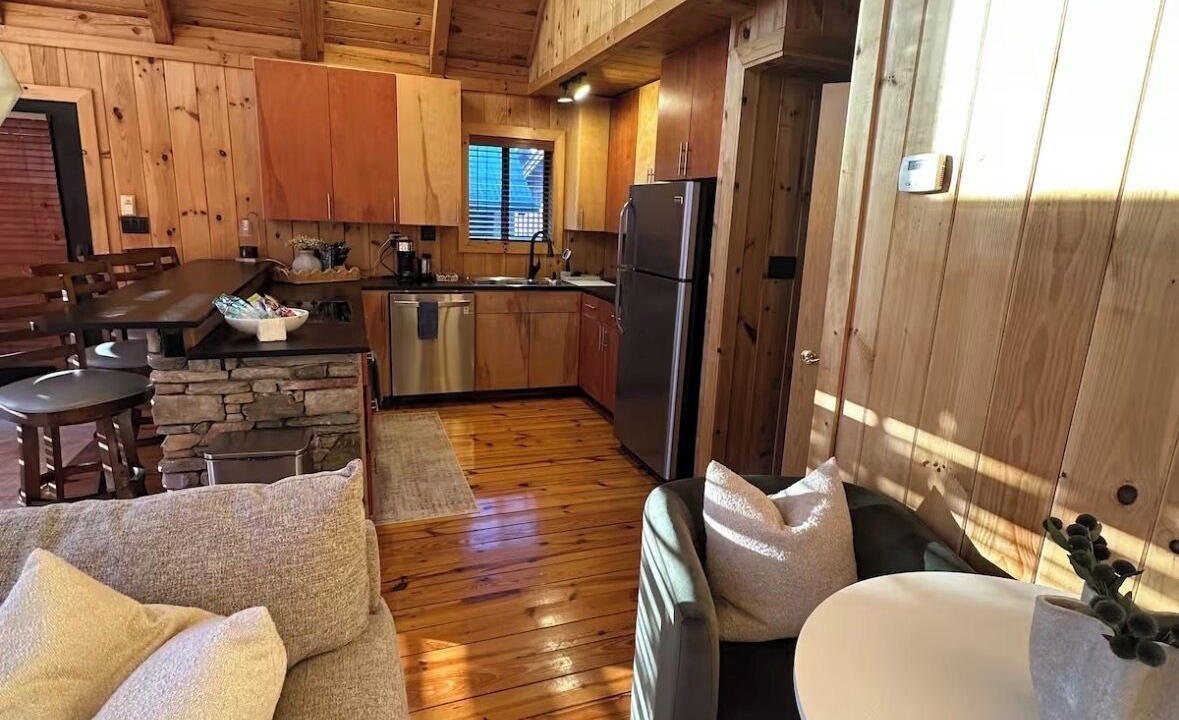 Photo of Livingroom in Six Mile