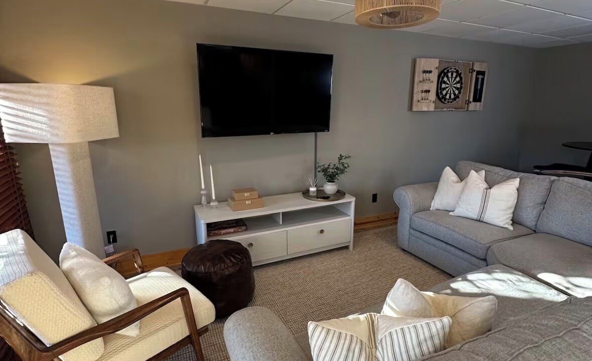 Photo of Livingroom in Six Mile