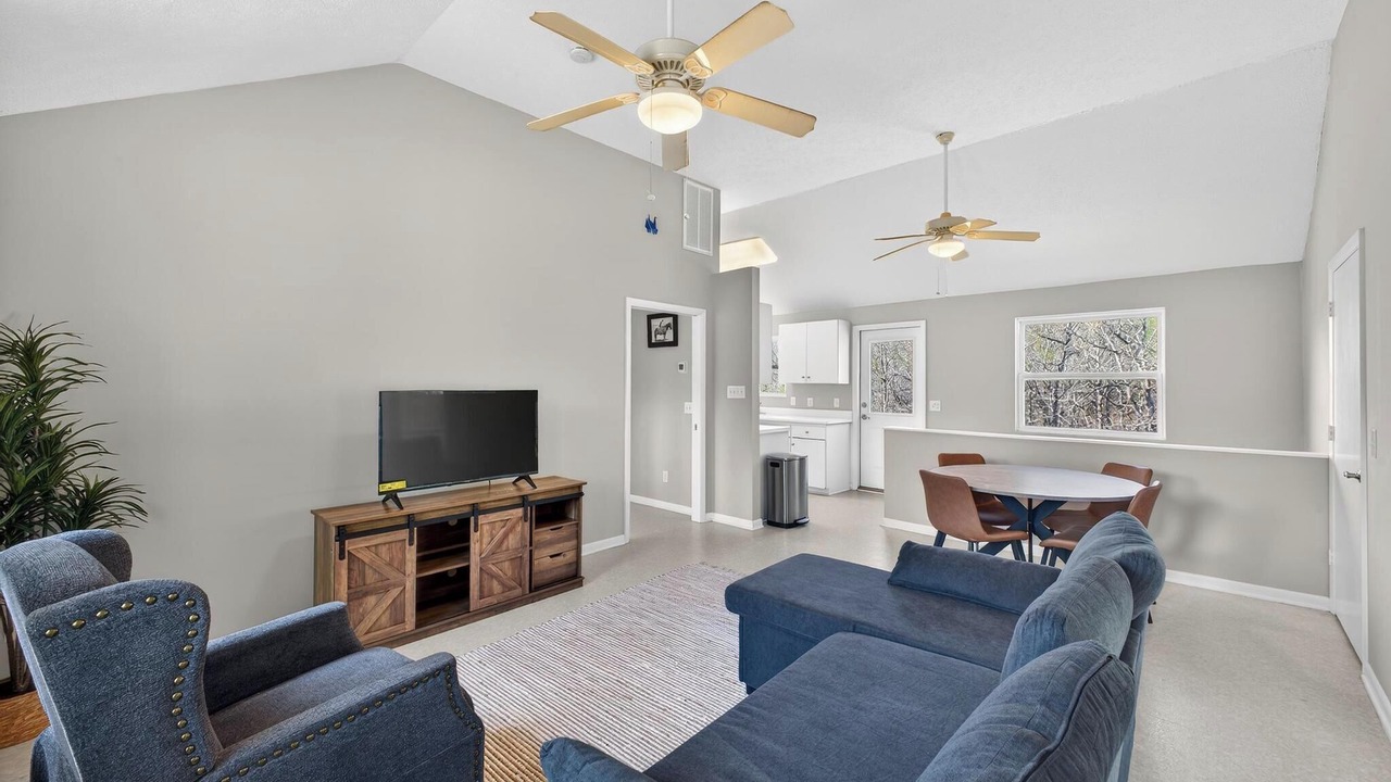 Photo of Livingroom in Windsor
