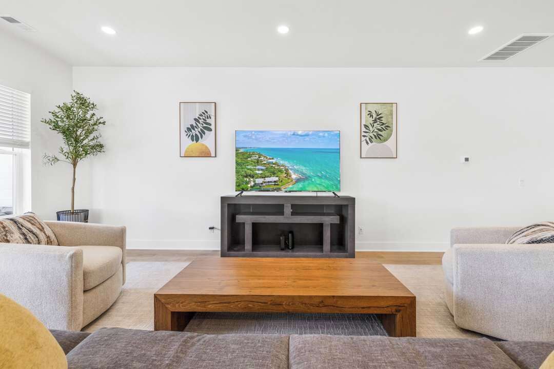 Photo of Livingroom in Long Bay Estates