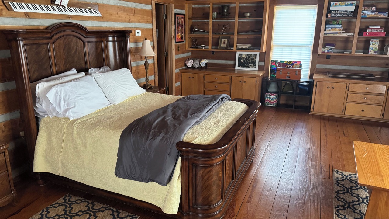 Photo of Bedroom in Anderson