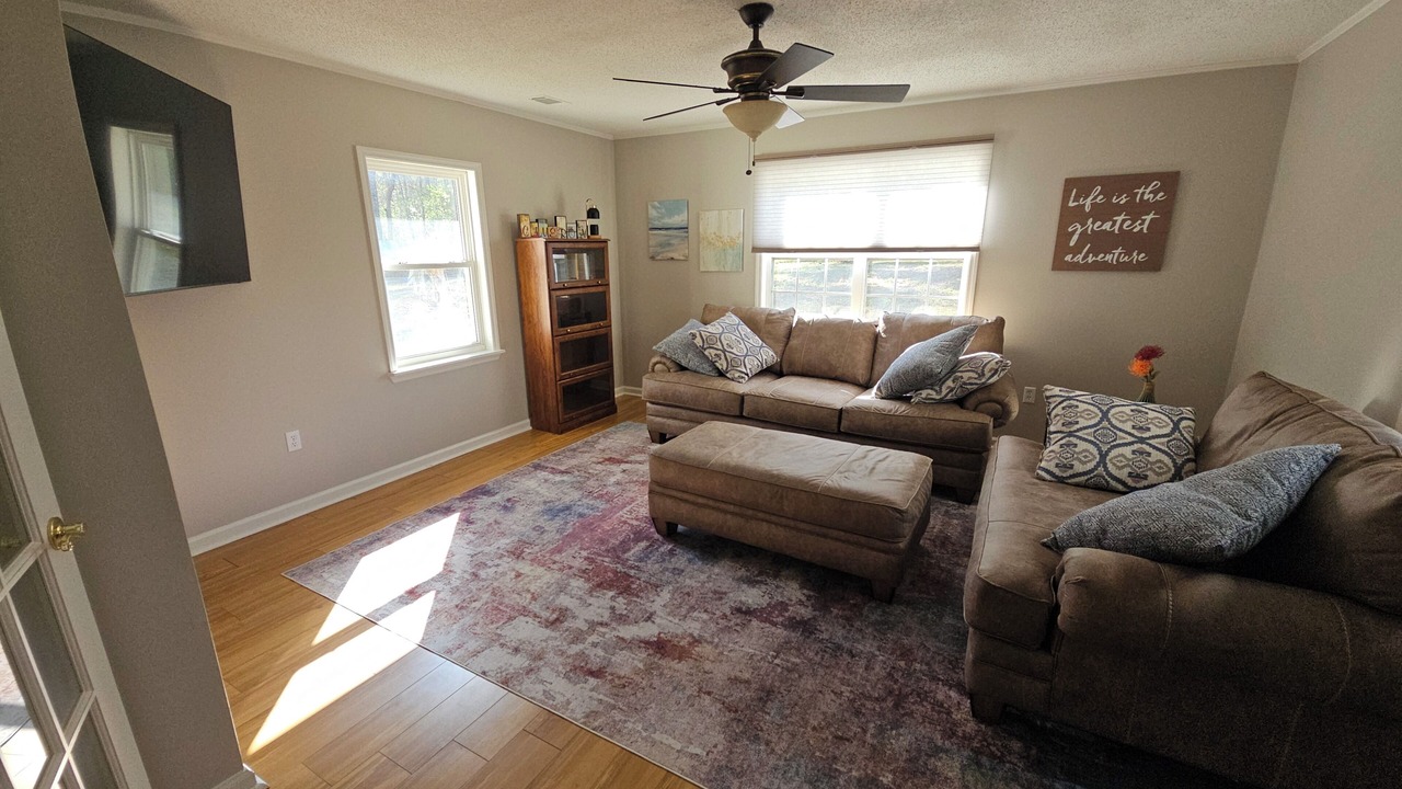 Photo of Livingroom in Seiglers Crossroads