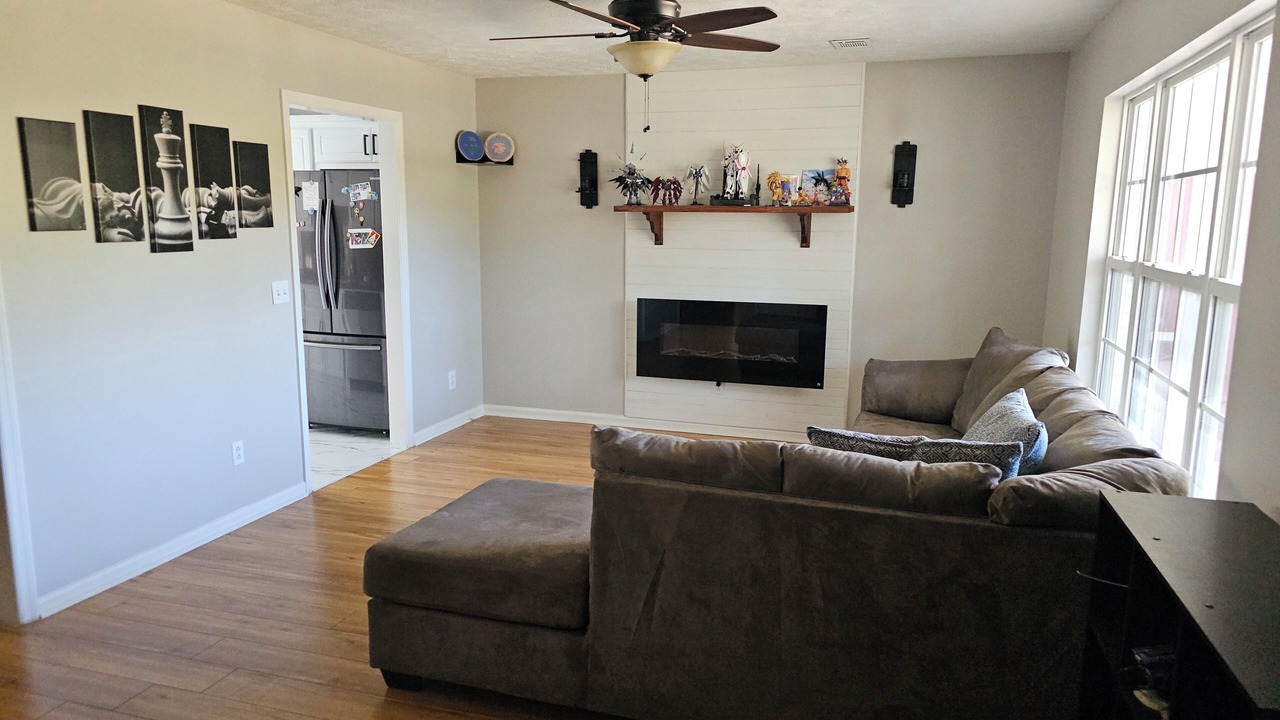 Photo of Livingroom in Seiglers Crossroads