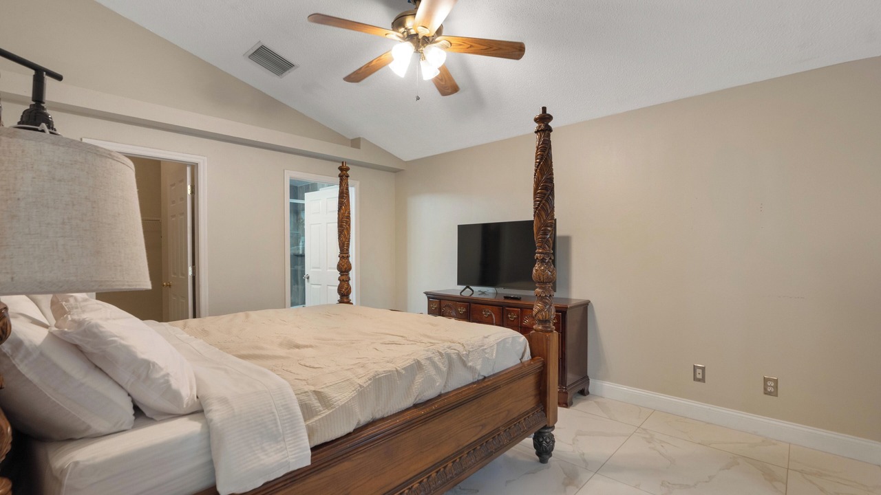 Photo of Bedroom in Pinellas Park
