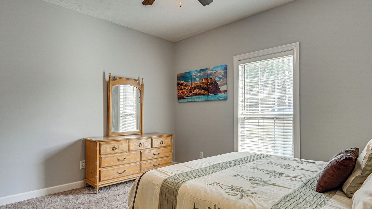 Photo of Bedroom in Olivia