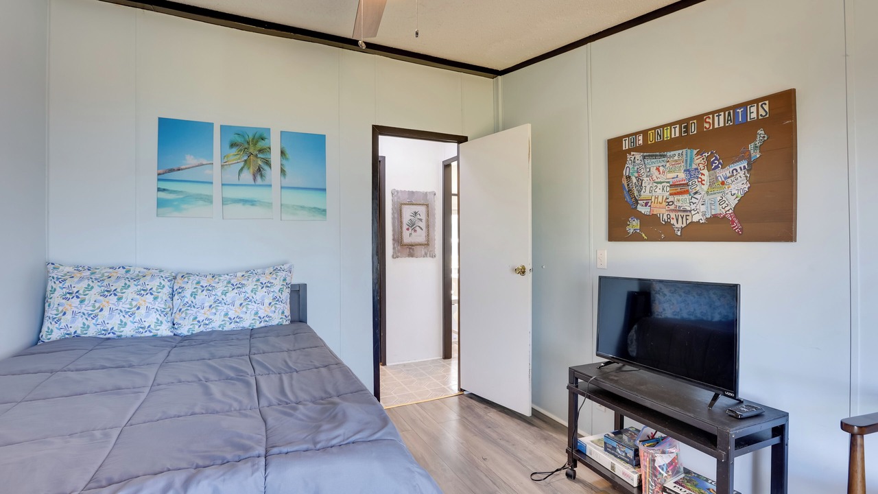 Photo of Bedroom in Midway