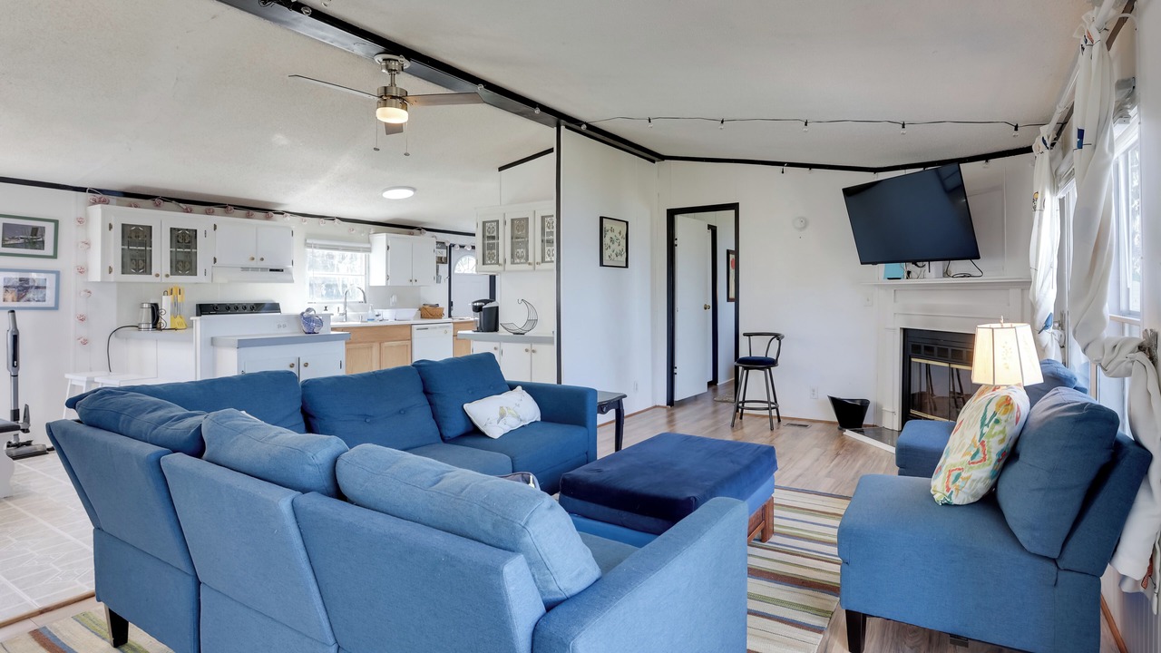 Photo of Livingroom in Midway