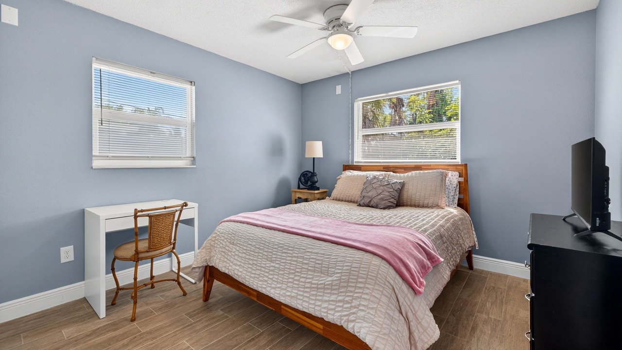 Photo of Bedroom in Shore Acres