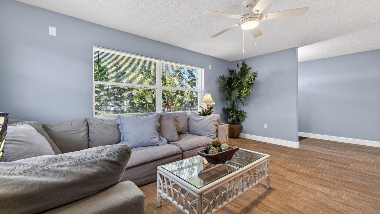 Photo of Livingroom in Shore Acres