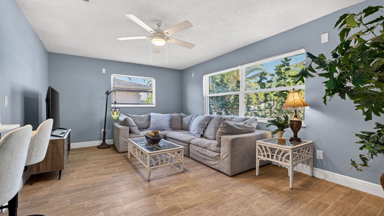 Photo of Livingroom in Shore Acres
