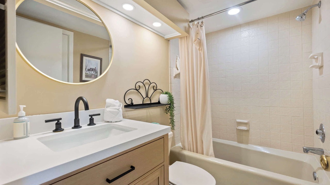 Photo of Bathroom in Shelter Cove
