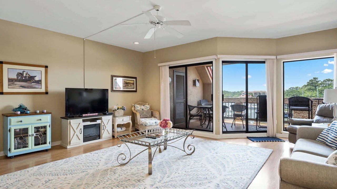 Photo of Livingroom in Shelter Cove