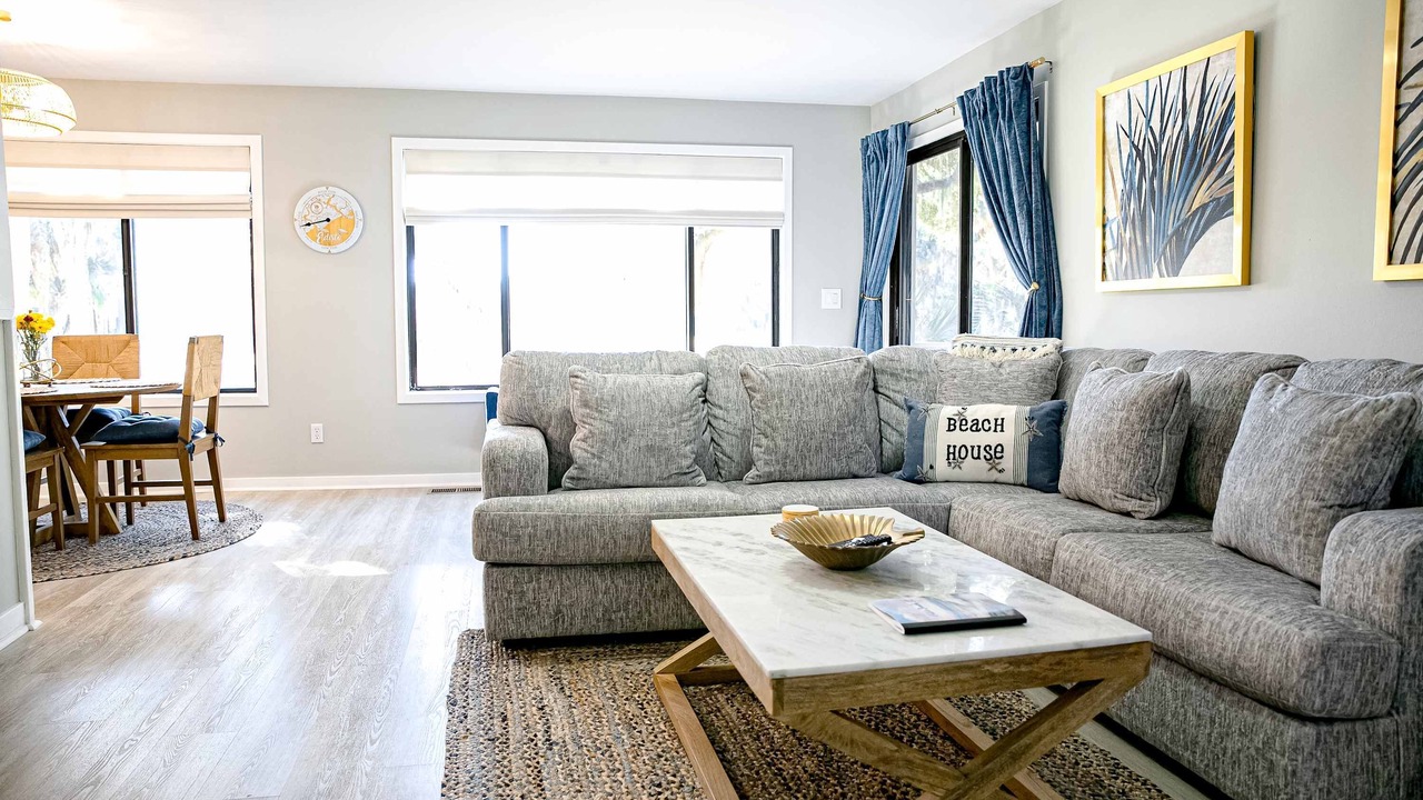 Photo of Livingroom in Ocean Ridge