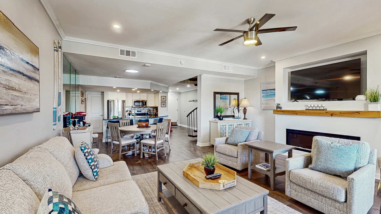 Photo of Livingroom in Shelter Cove