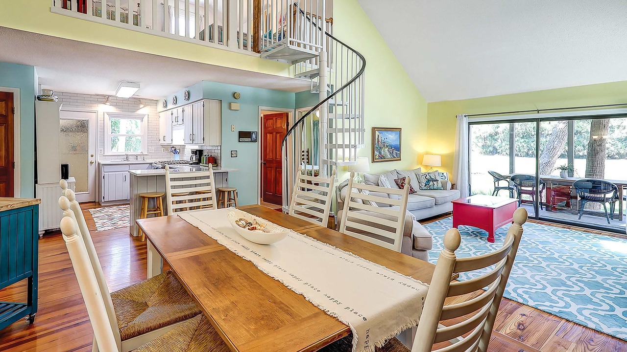 Photo of Livingroom in Oak Grove