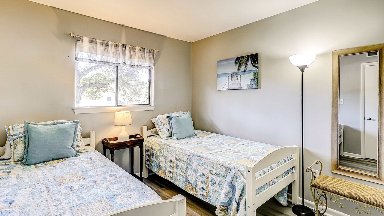 Photo of Bedroom in Folly Field